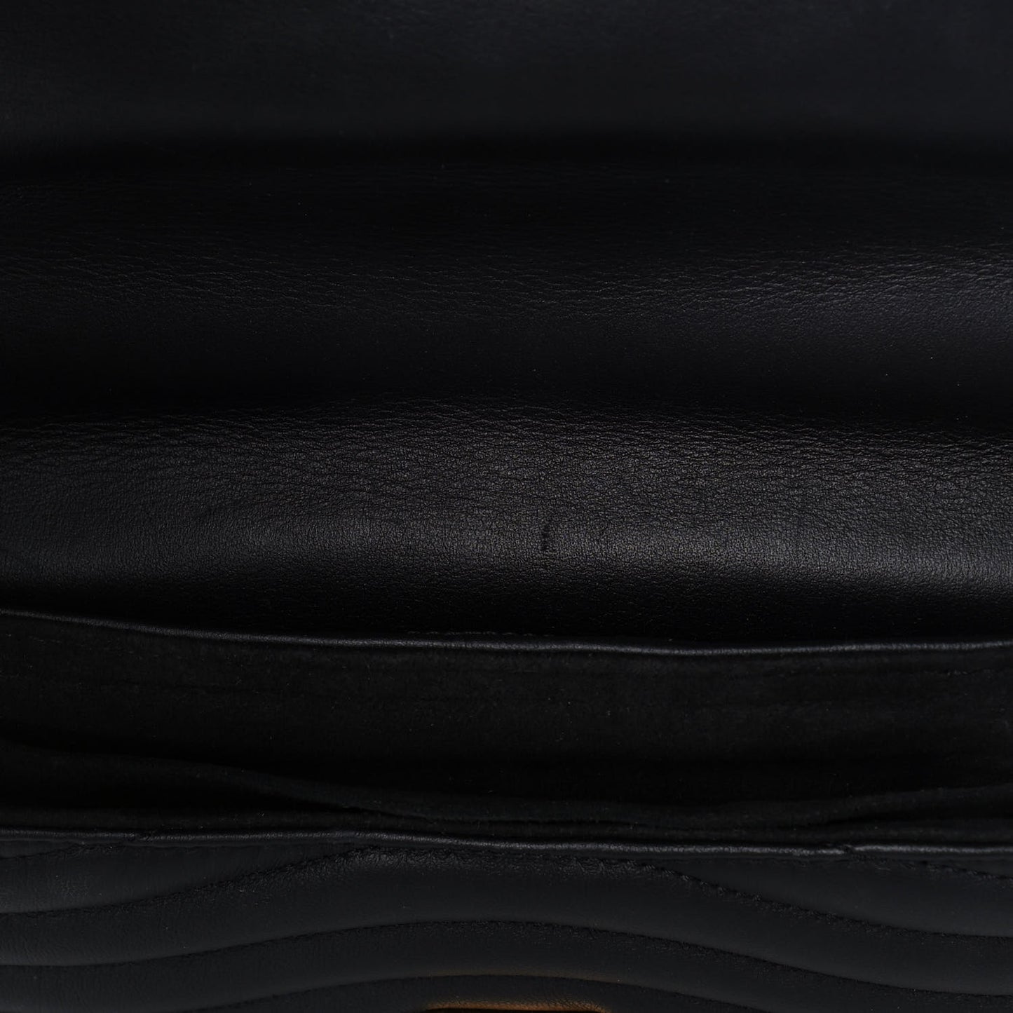 Calfskin New Wave Chain MM Black