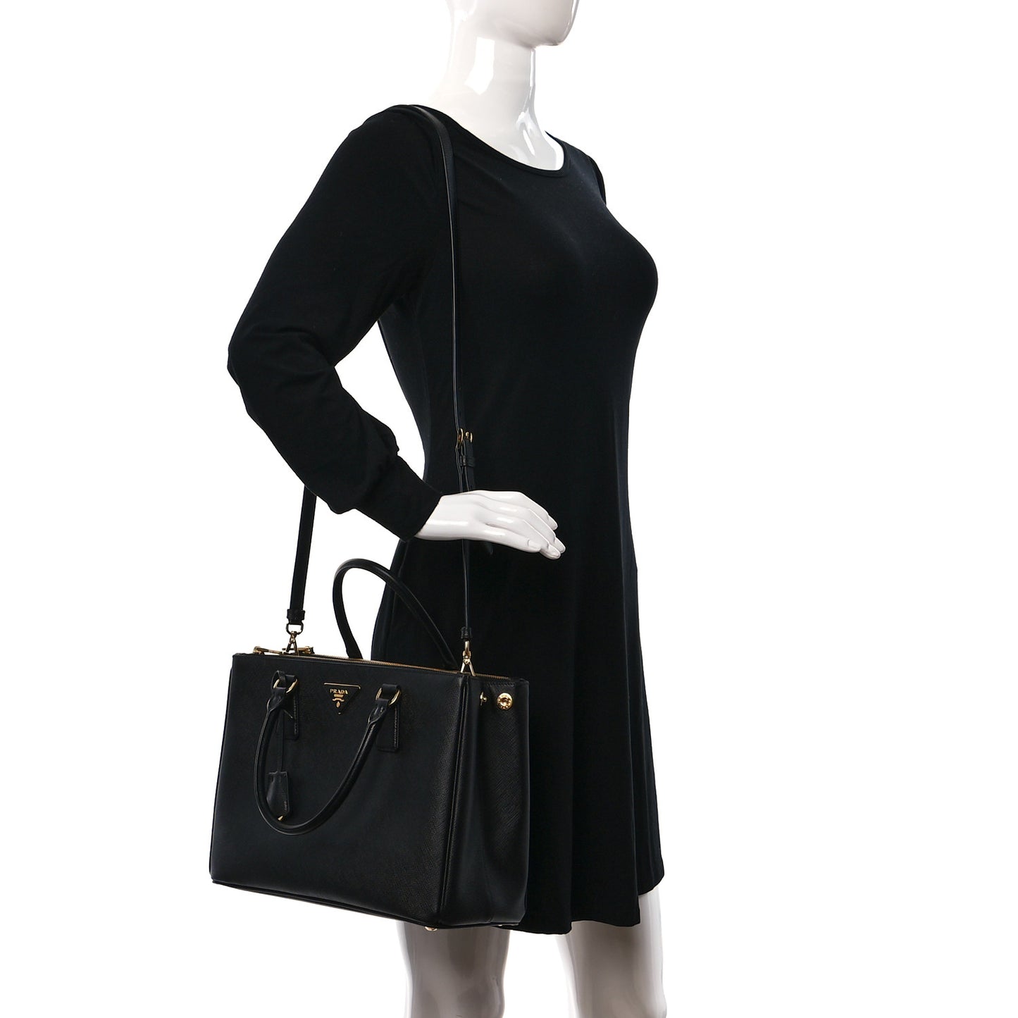 Saffiano Medium Galleria Double Zip Tote Black