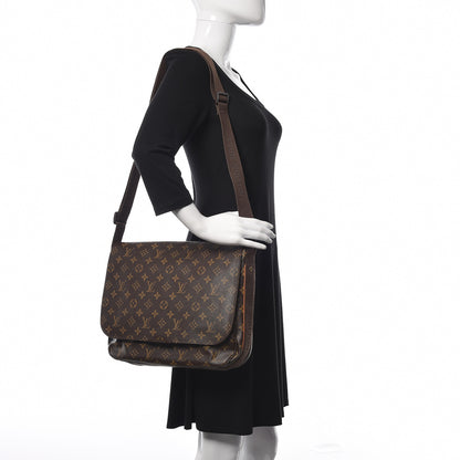 Louis Vuitton Monogram Beaubourg MM Messenger Bag 2 of 12