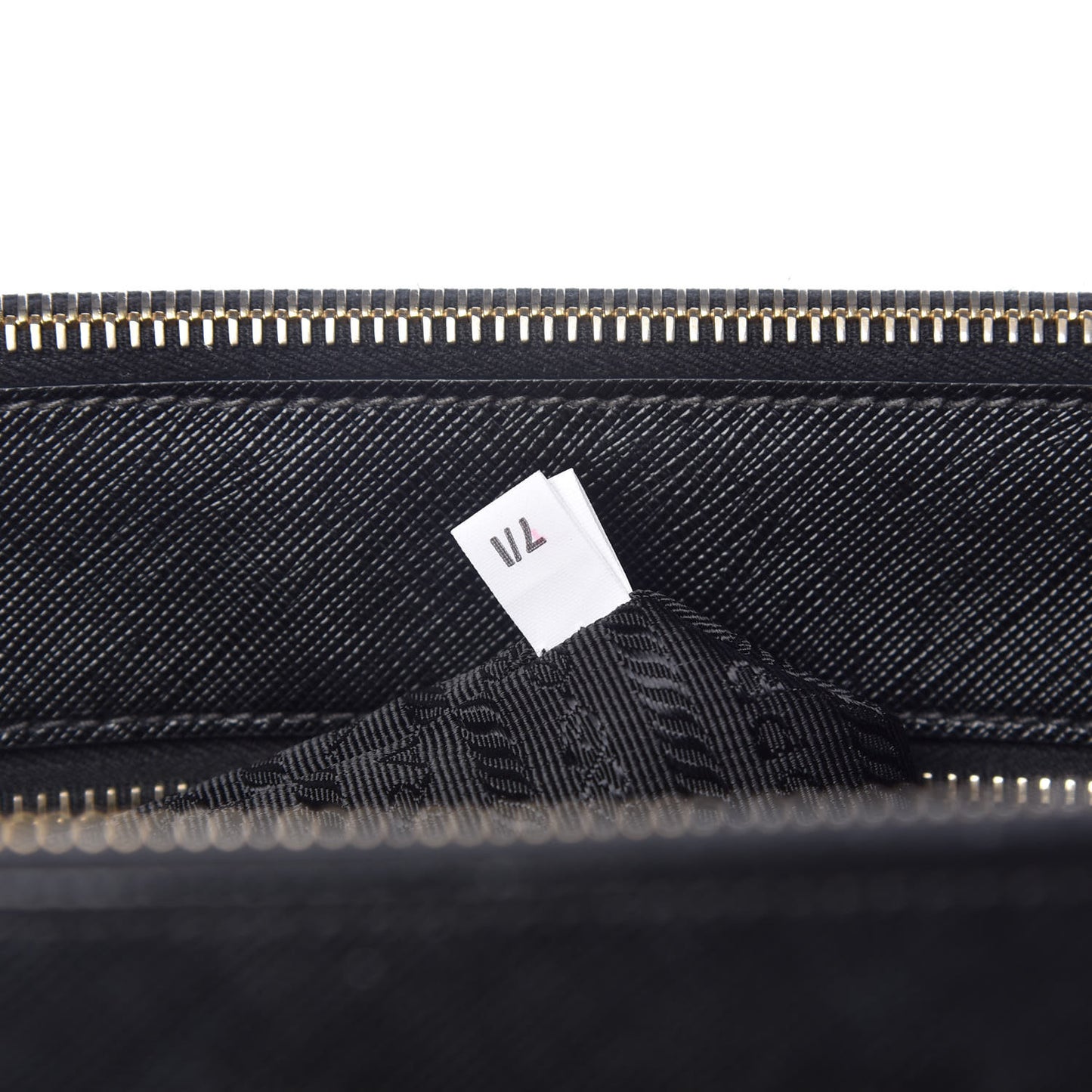 Saffiano Medium Galleria Double Zip Tote Black