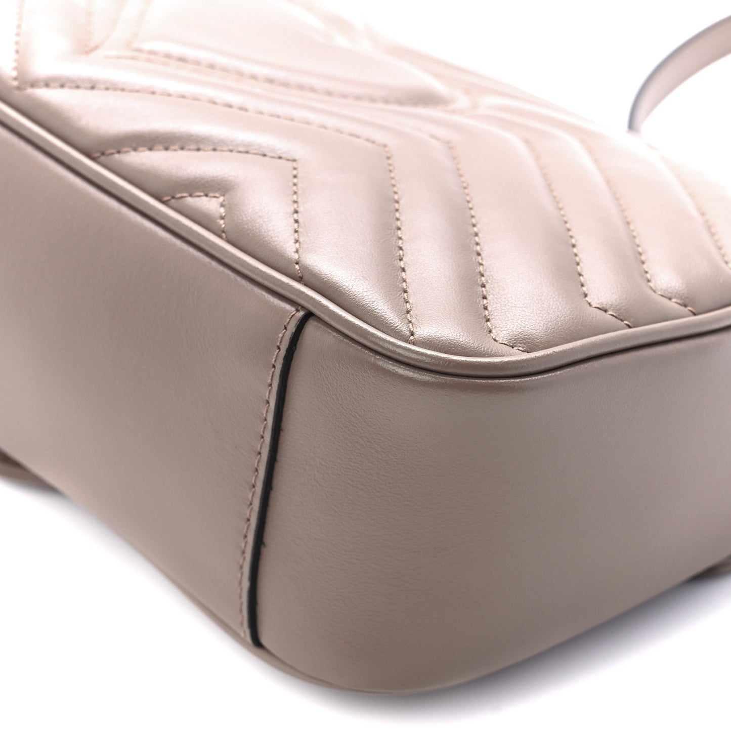 Calfskin Matelasse Small GG Marmont Shoulder Bag Porcelain Rose