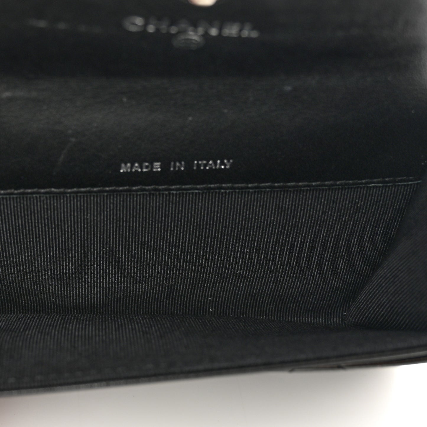 Striated Patent Quilted Card Holder Black
