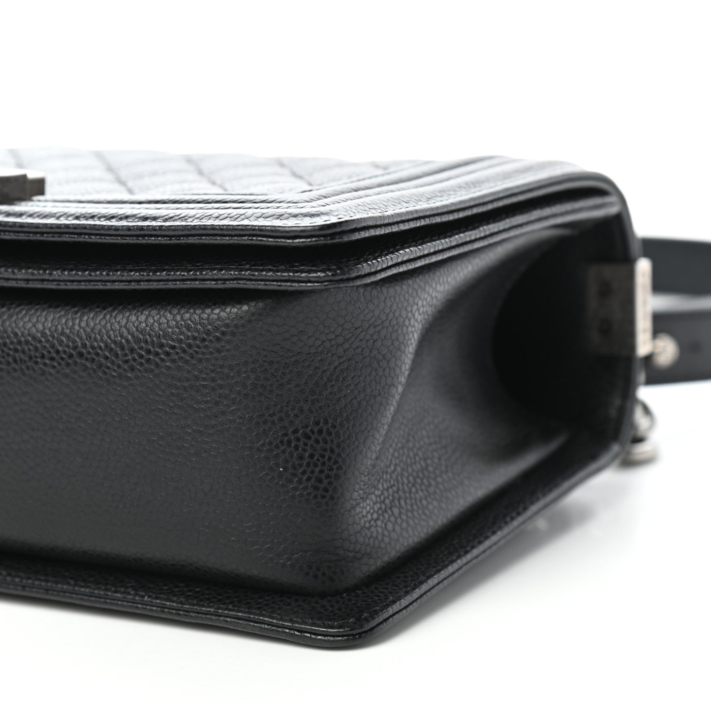 Caviar Quilted Medium Boy Flap Black