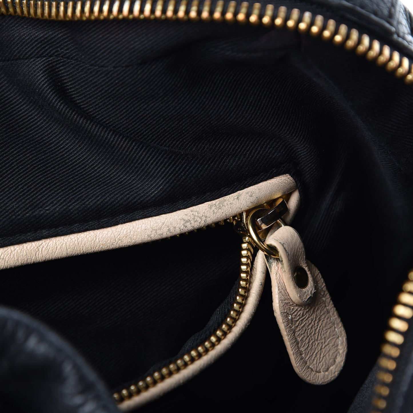 Calfskin Medium Paraty Black