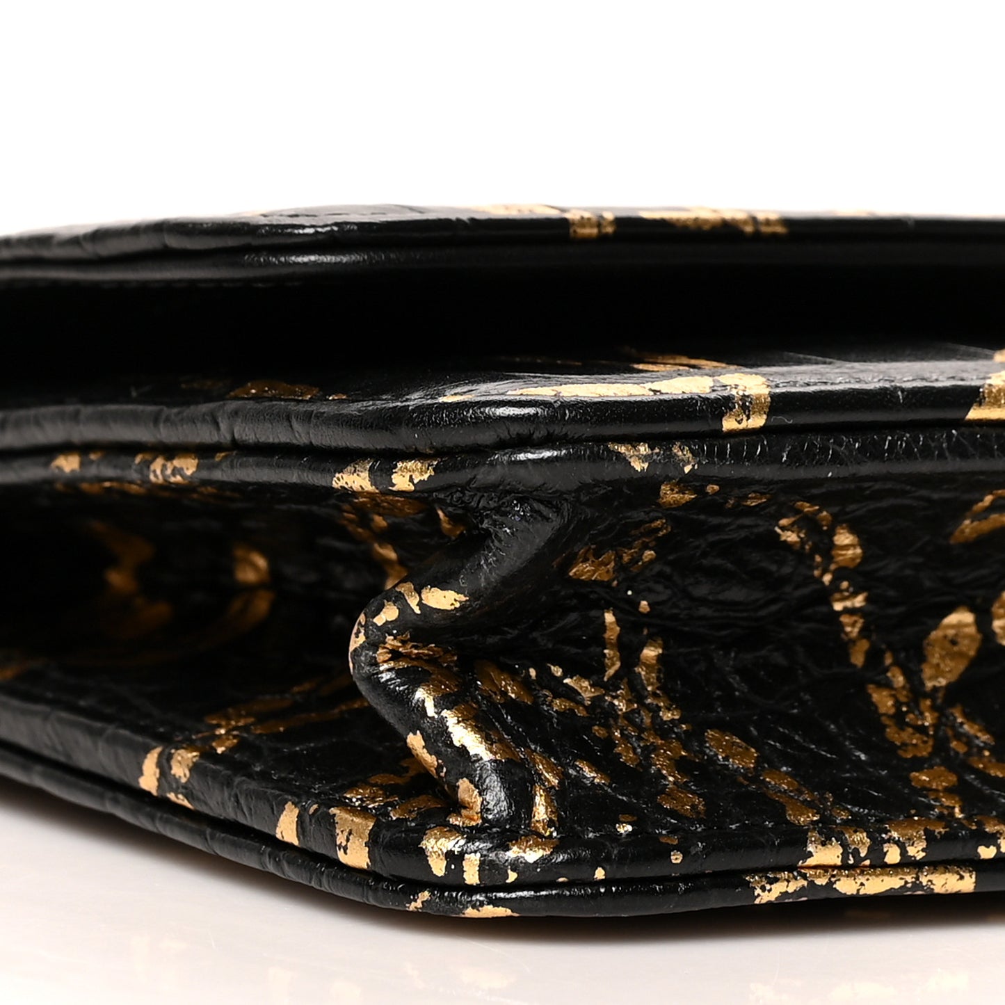 Calfskin Crocodile Embossed Graffiti 2.55 Cocodile Reissue Wallet On Chain WOC Black Gold