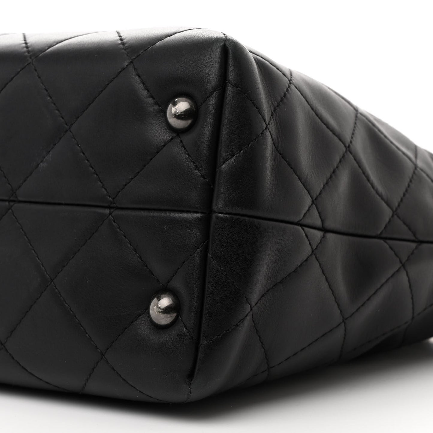 Calfskin Quilted Large Shopping In Chains Tote Black