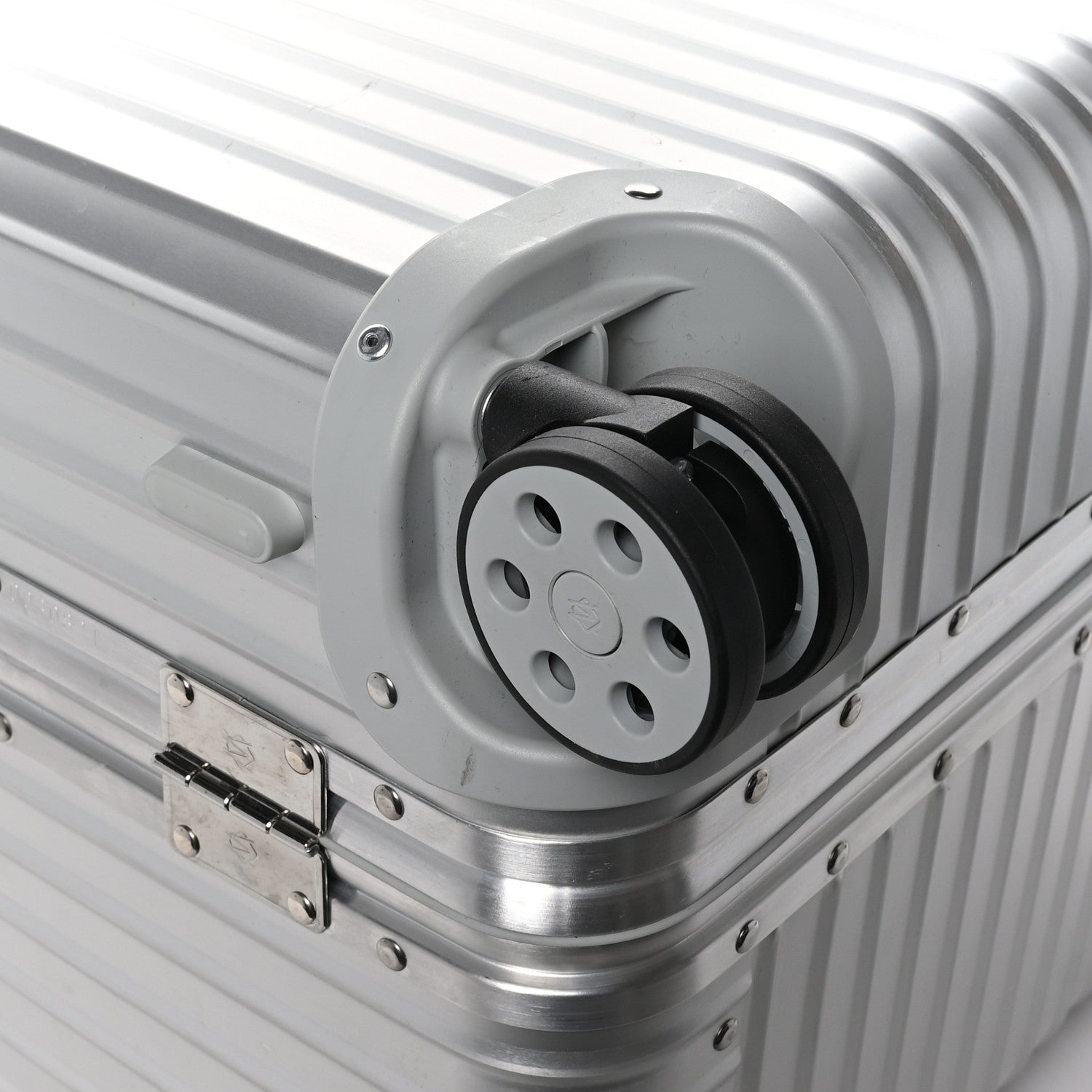 Rimowa Aluminum Original Trunk S Silver 7 of 12