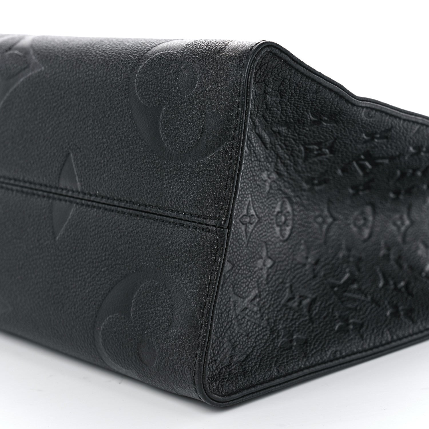 Louis Vuitton Empreinte Monogram Giant OnTheGo MM Black 9 of 9