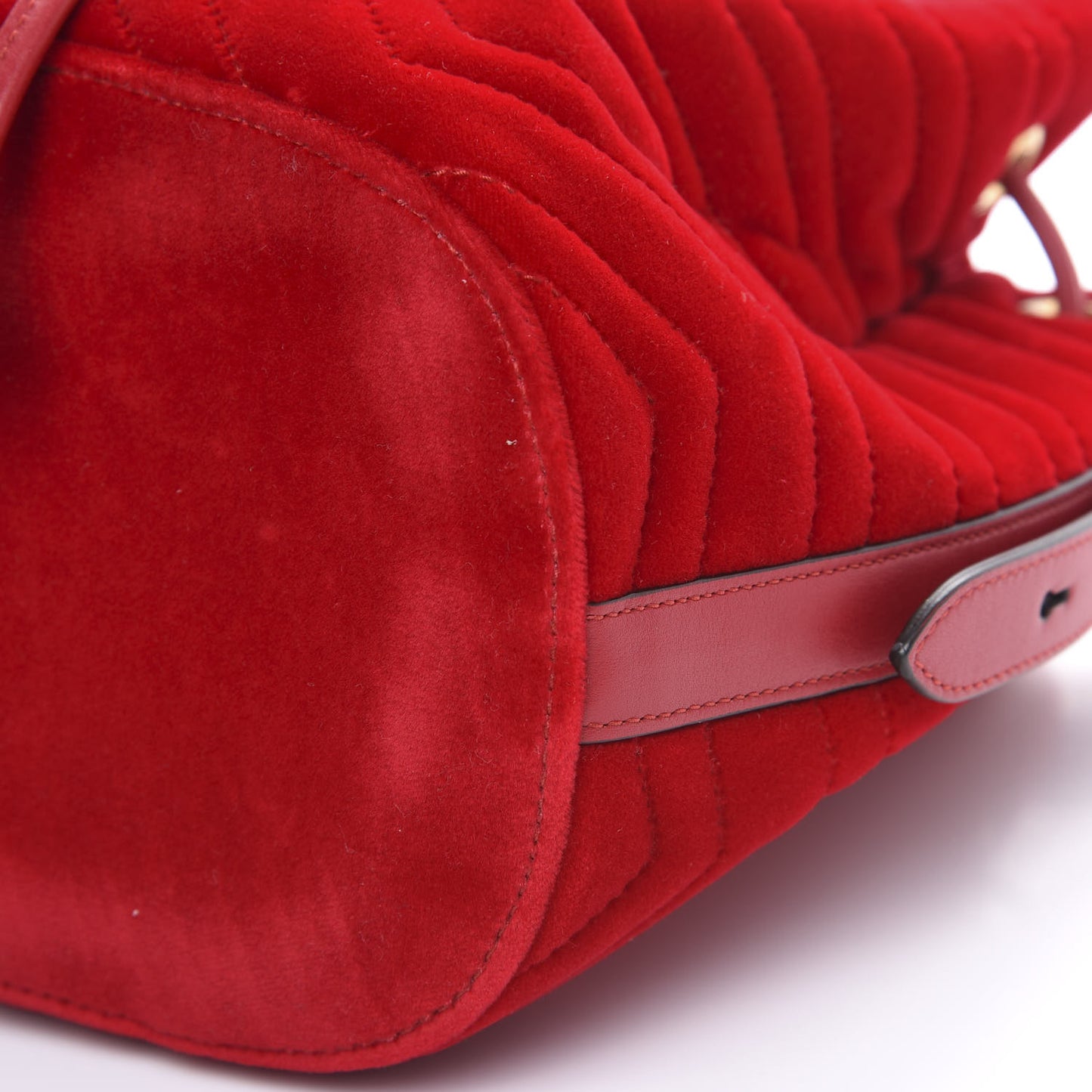 Velvet Matelasse GG Marmont Bucket Bag Hibiscus Red