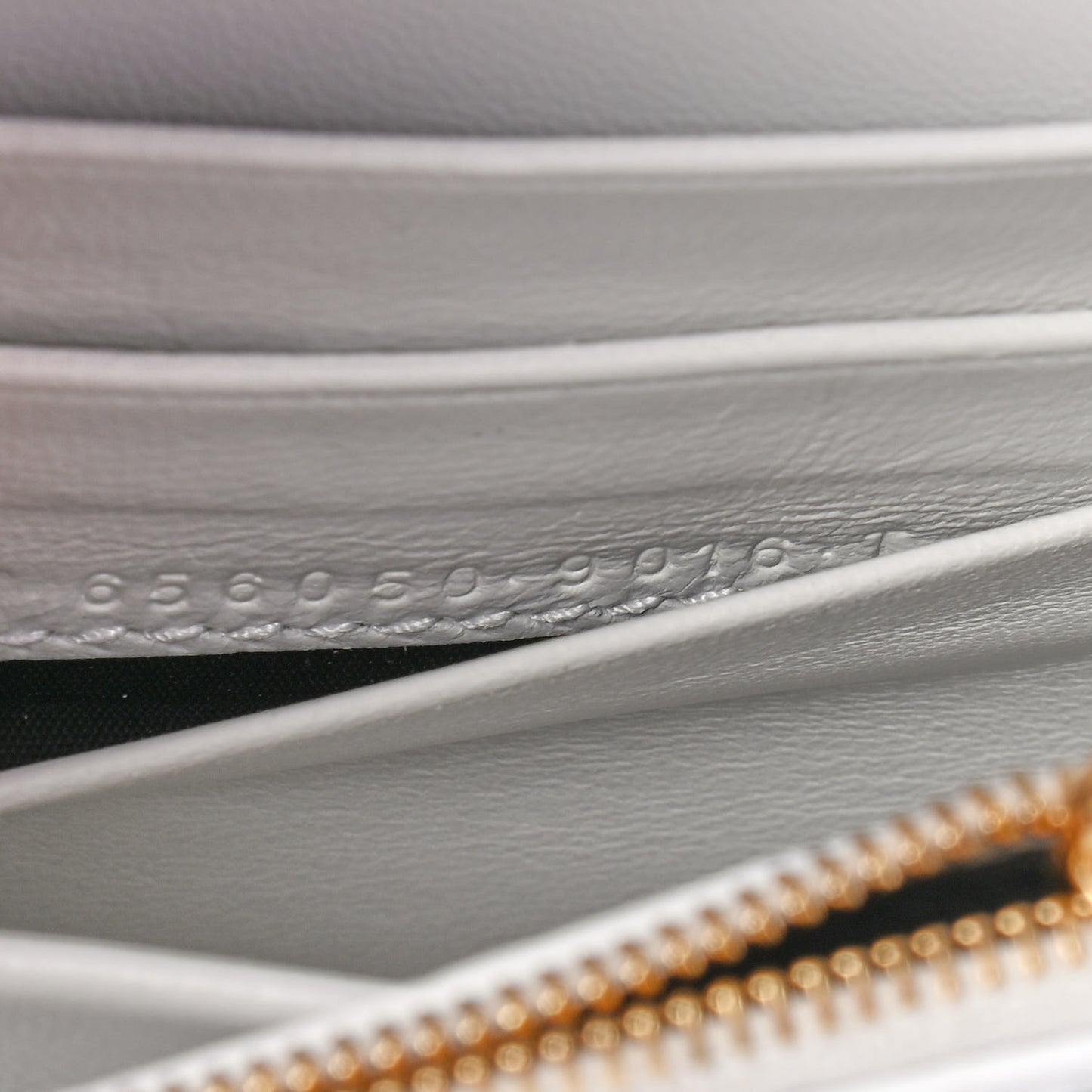 Shiny Calfskin Crocodile Embossed Hourglass Chain Bag White