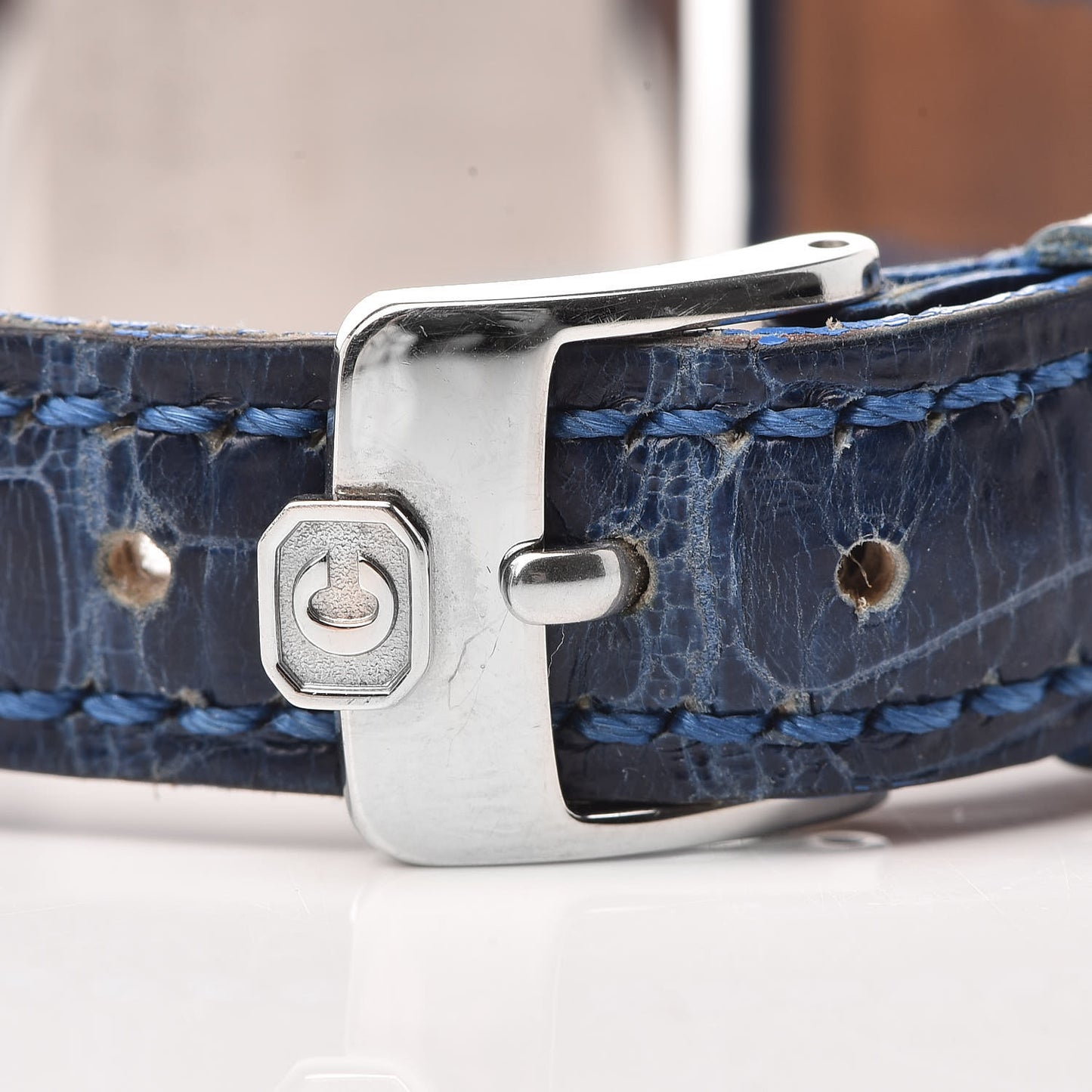 18K White Gold Alligator 22mm Classique Quartz Watch
