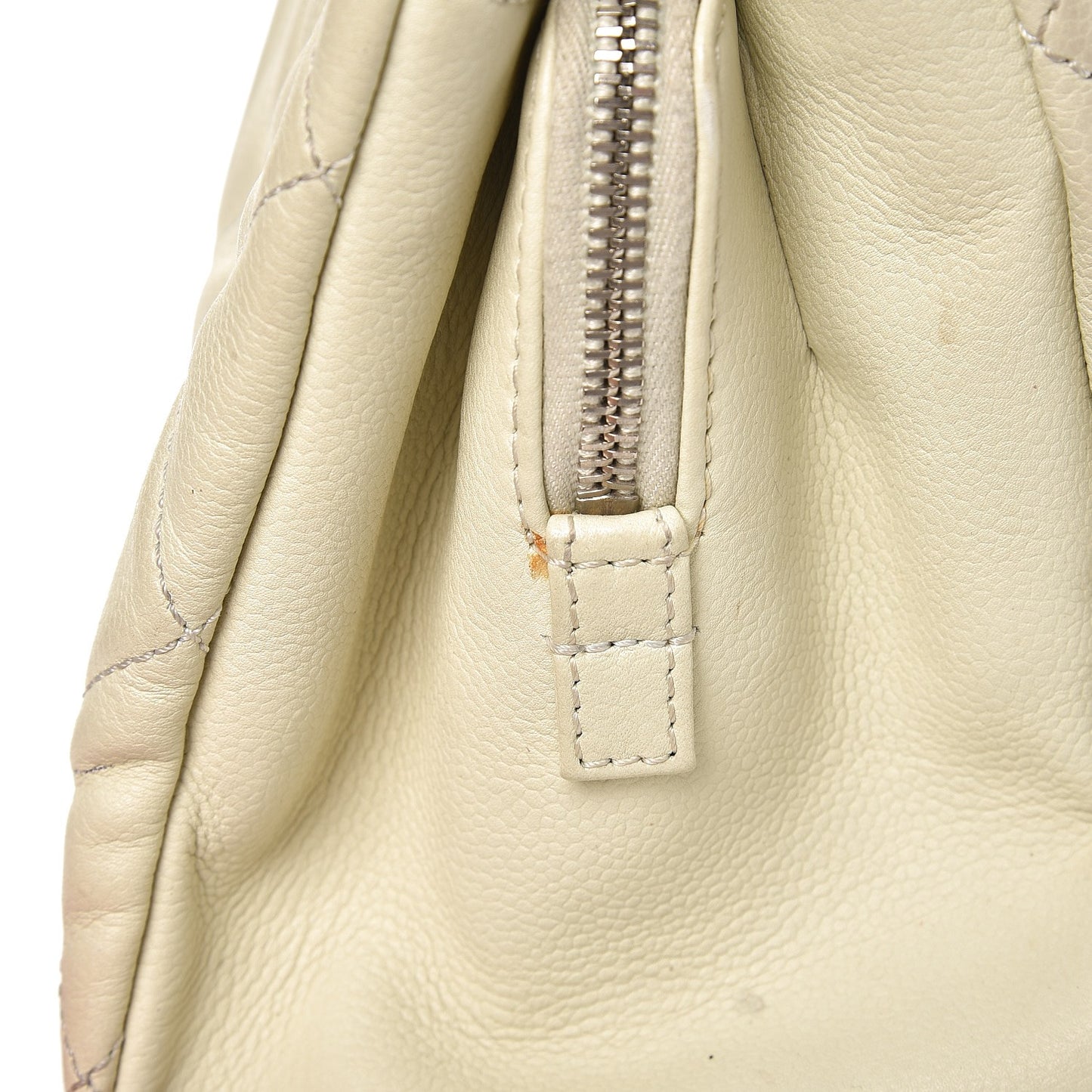 Caviar CC Timeless Soft Tote Off White
