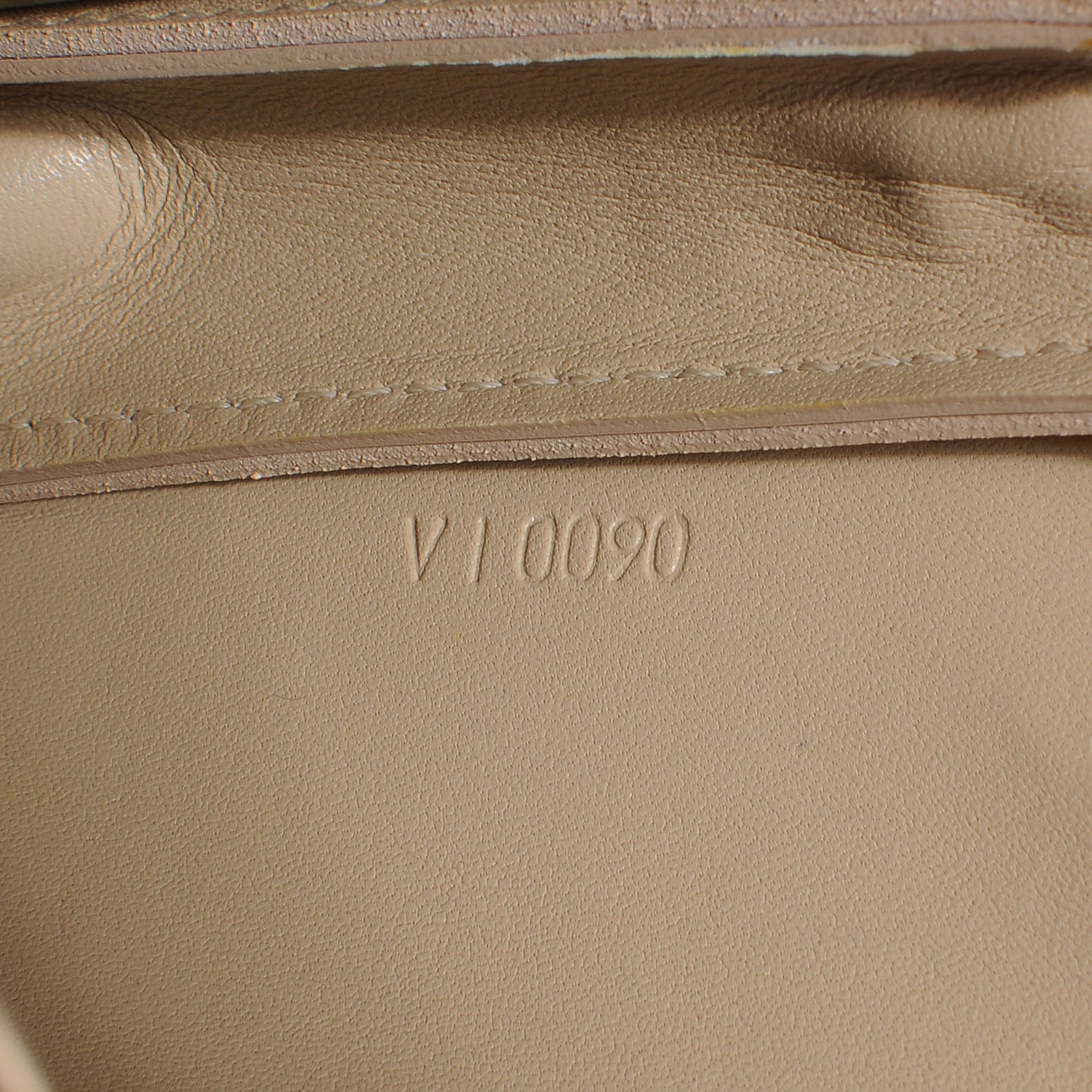Louis Vuitton Vernis Lexington Pochette Beige 6 of 7