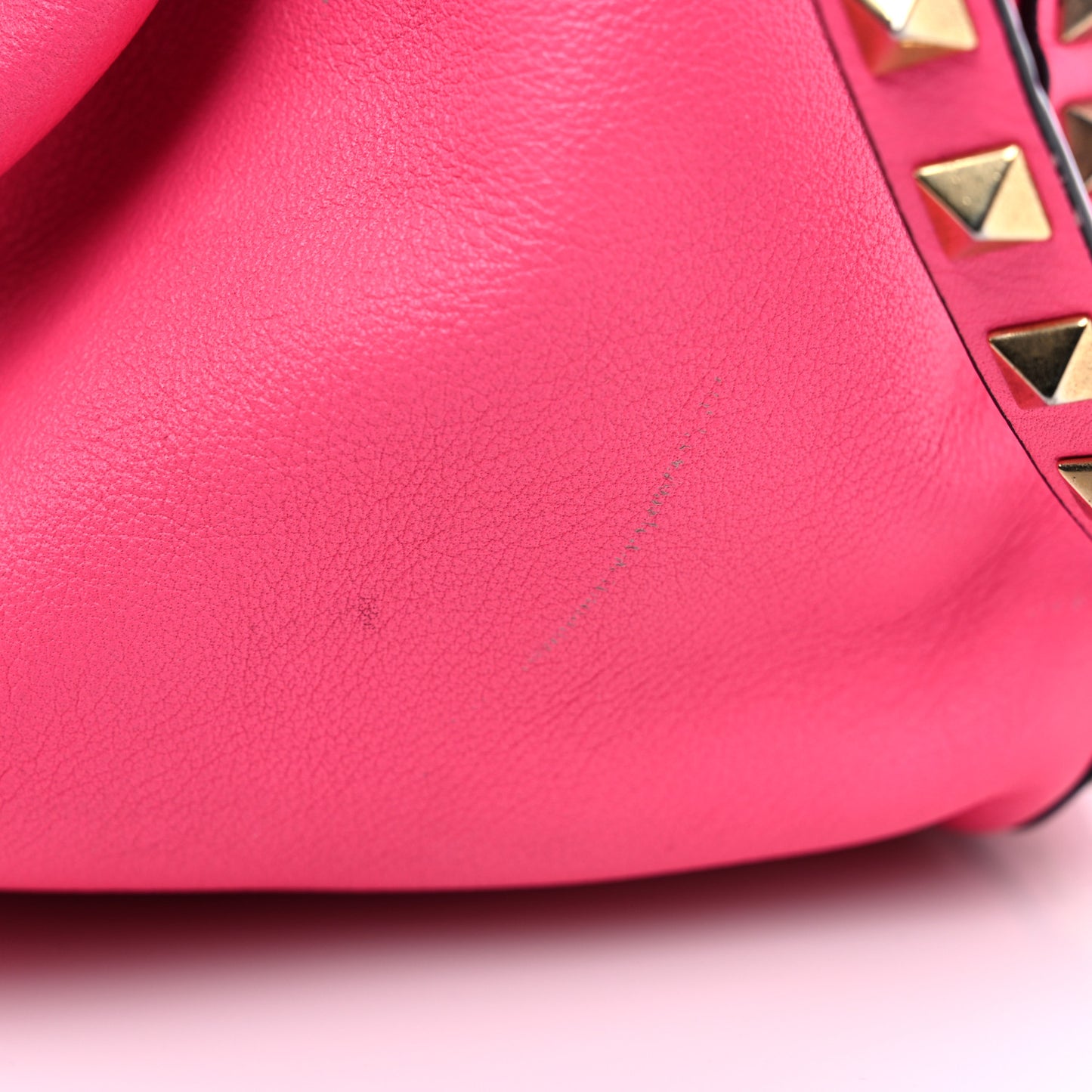 Vitello Medium Rockstud Tote Fuxia Fluo