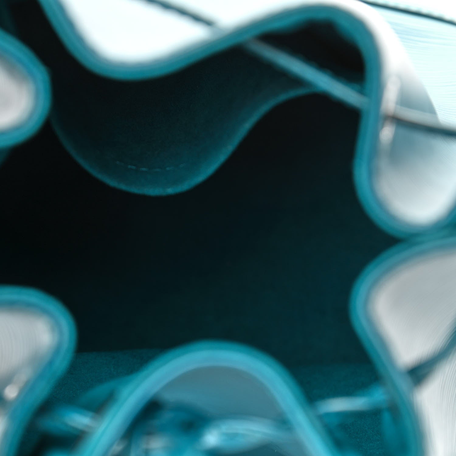 Louis Vuitton Epi Noe BB Cyan 5 of 9