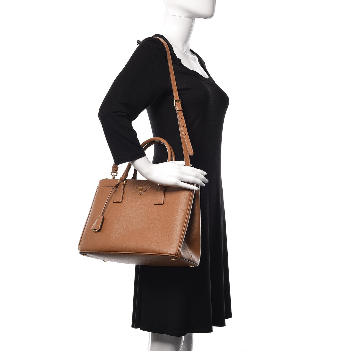 Saffiano Medium Galleria Double Zip Tote Caramel