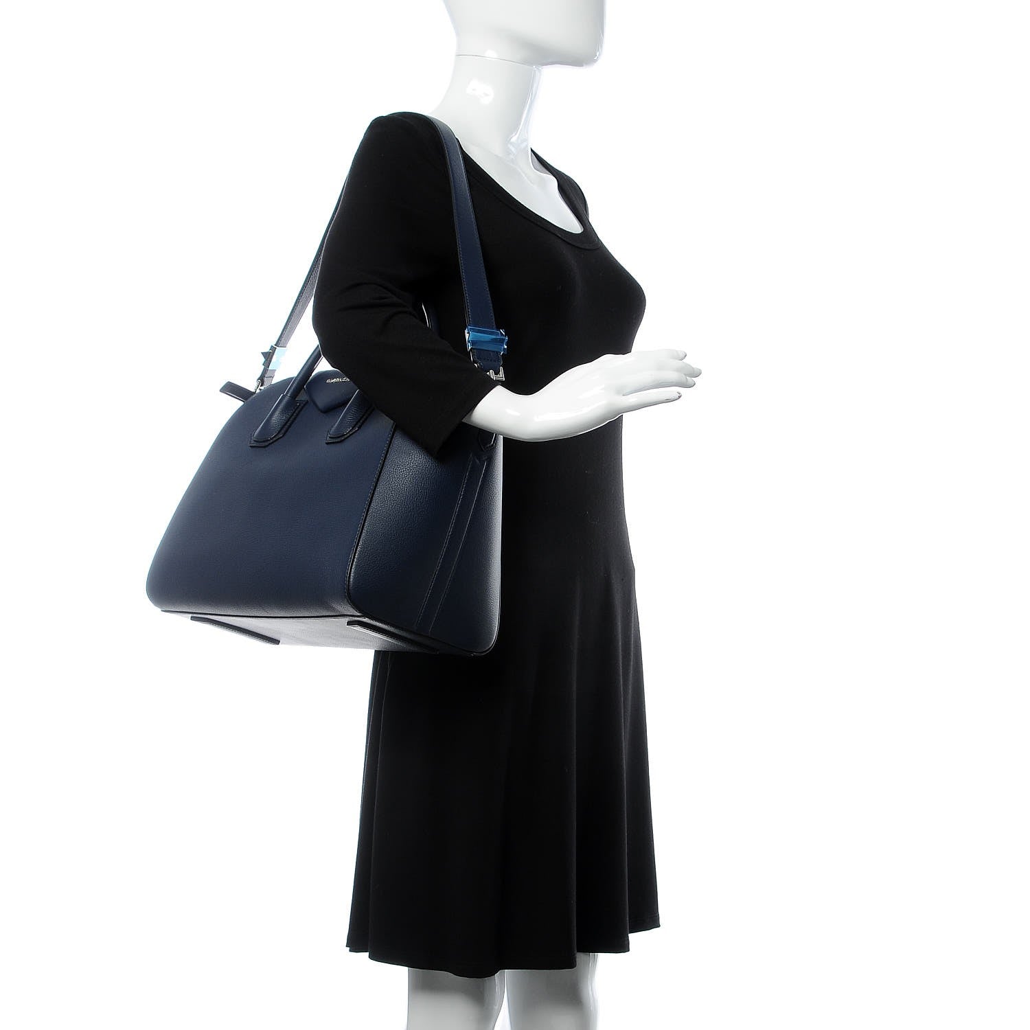 Givenchy Sugar Goatskin Medium Antigona Night Blue 2 of 11