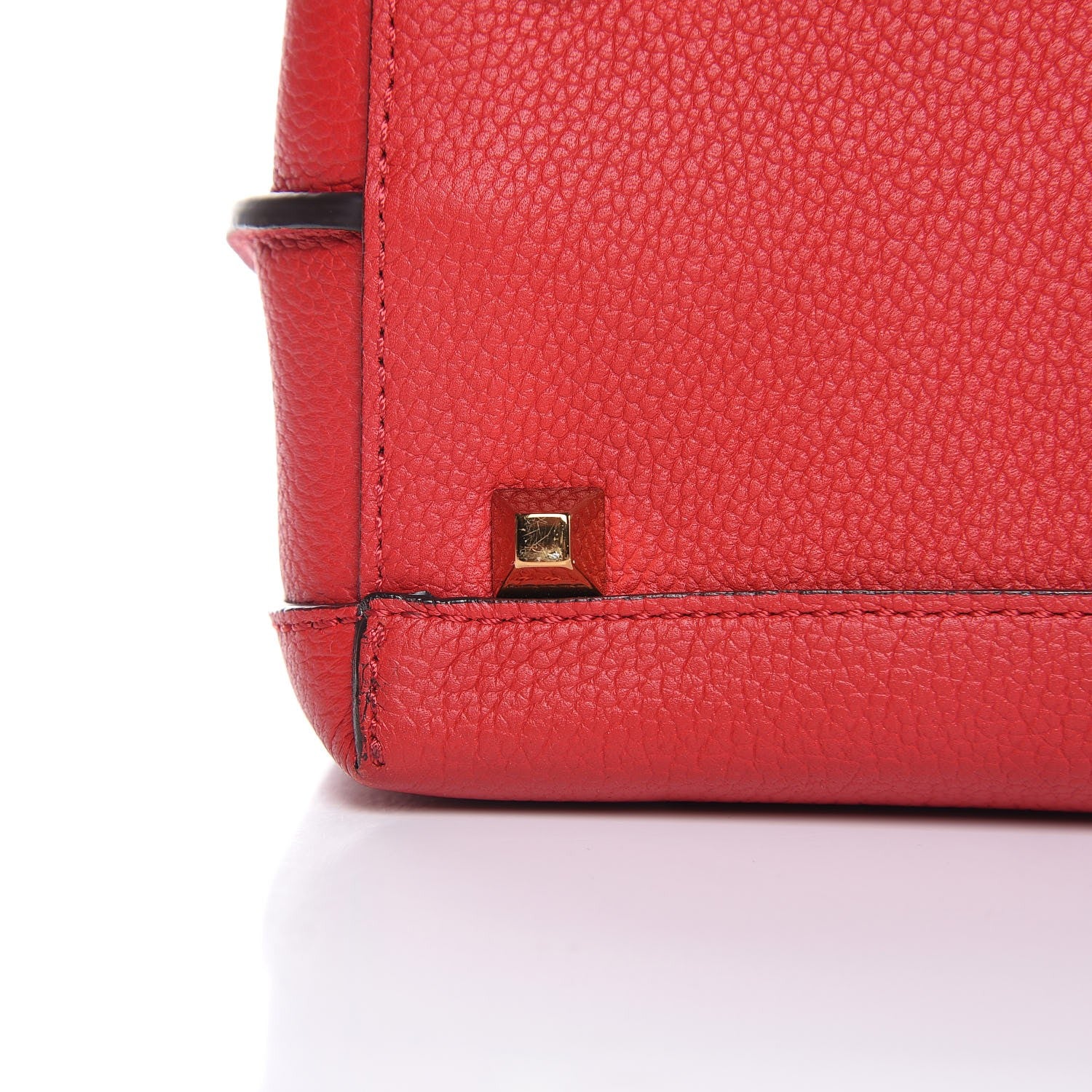 MCM Grained Calfskin Medium Milla Hobo Ruby Red 20 of 24