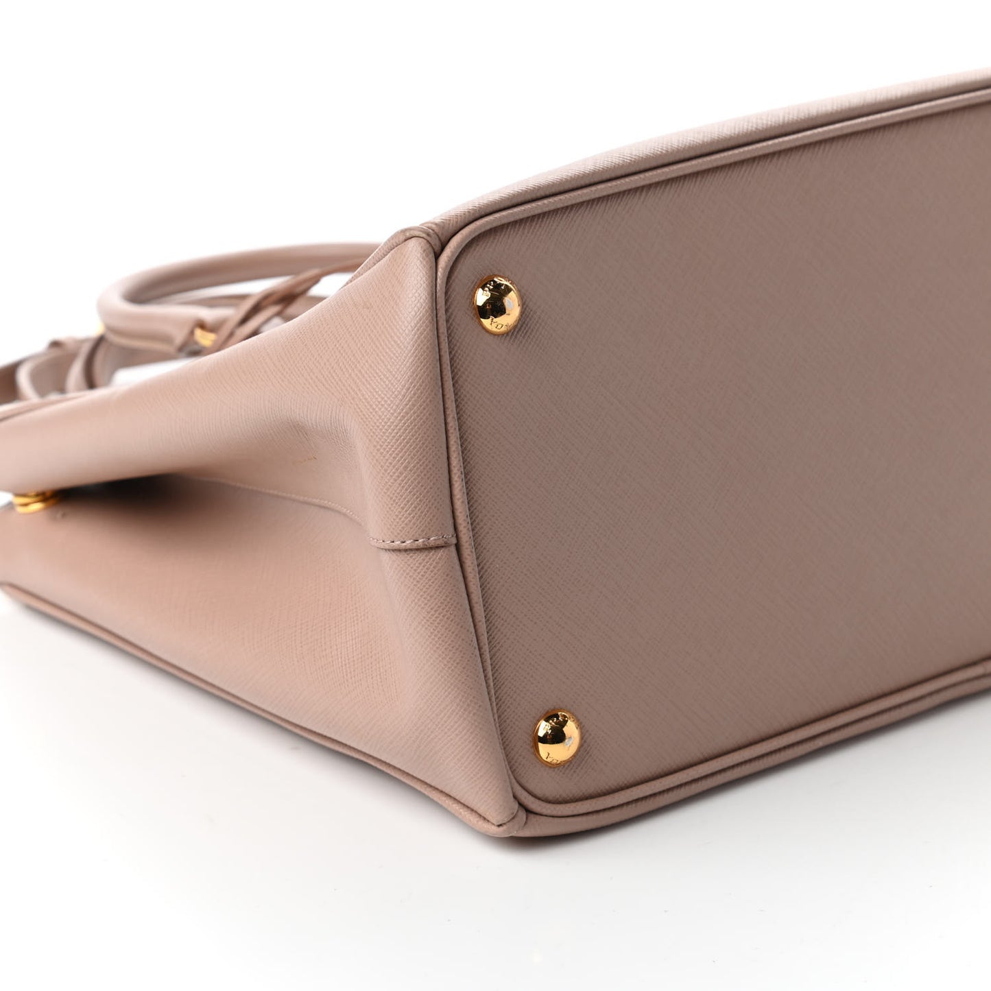 Saffiano Medium Galleria Double Zip Tote Cammeo