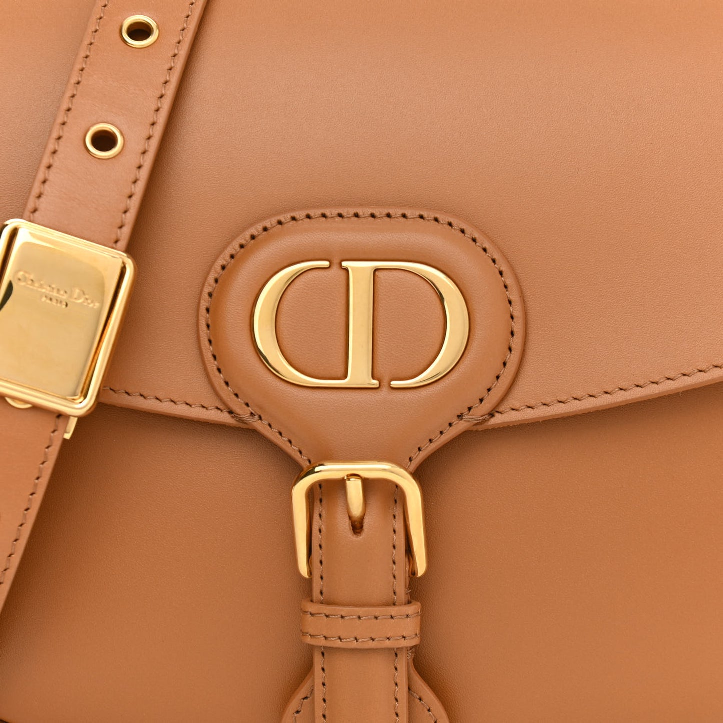 Box Calfskin Medium Bobby Flap Camel