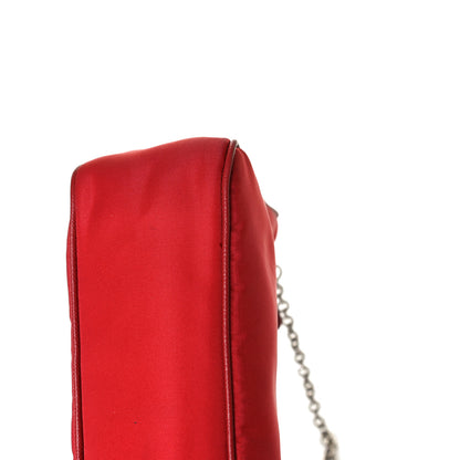 Prada Nylon Re-Edition 2005 Shoulder Bag Rosso 21 of 22