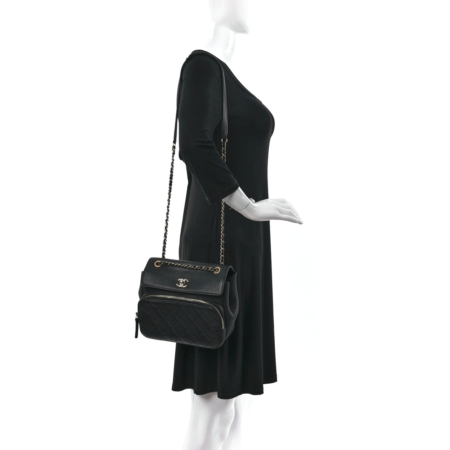 Caviar Quilted Business Affinity Messenger Flap Black