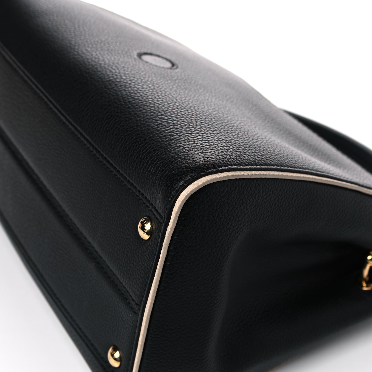 Monogram Double V Black
