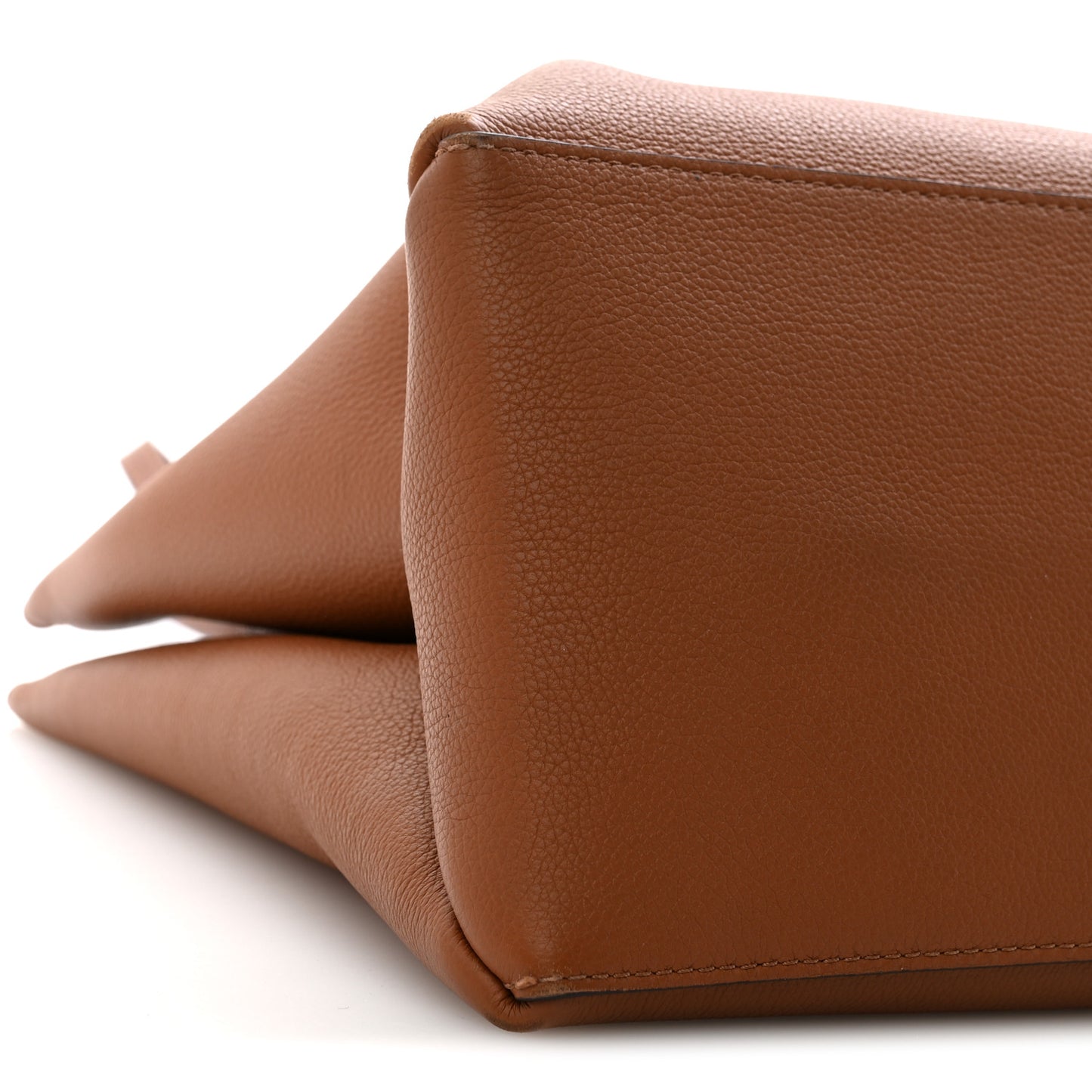 Grained Calfskin Lockme Shopper Chataigne