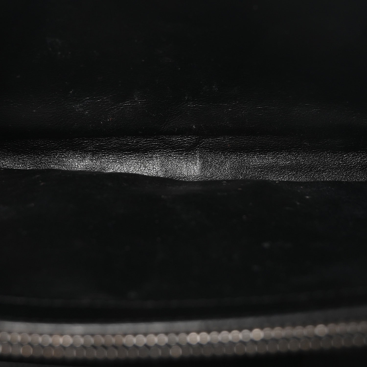 Saint Laurent Grain De Poudre Matelasse Chevron Monogram Monochrome Chain Wallet Black 5 of 9