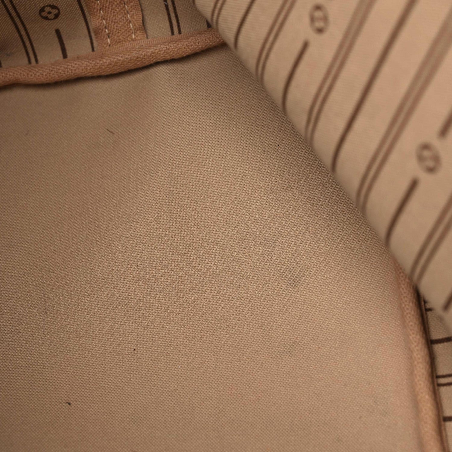 Louis Vuitton Monogram Neverfull GM 9 of 26