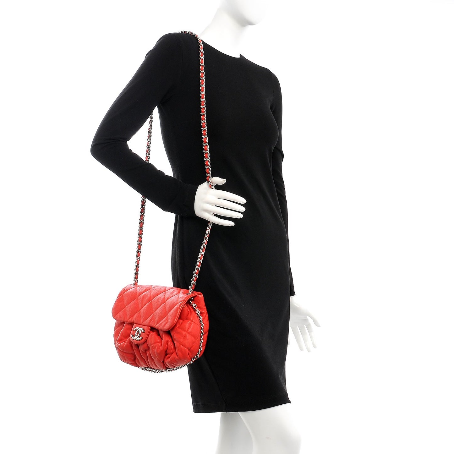 Washed Lambskin Chain Around Medium Messenger Red