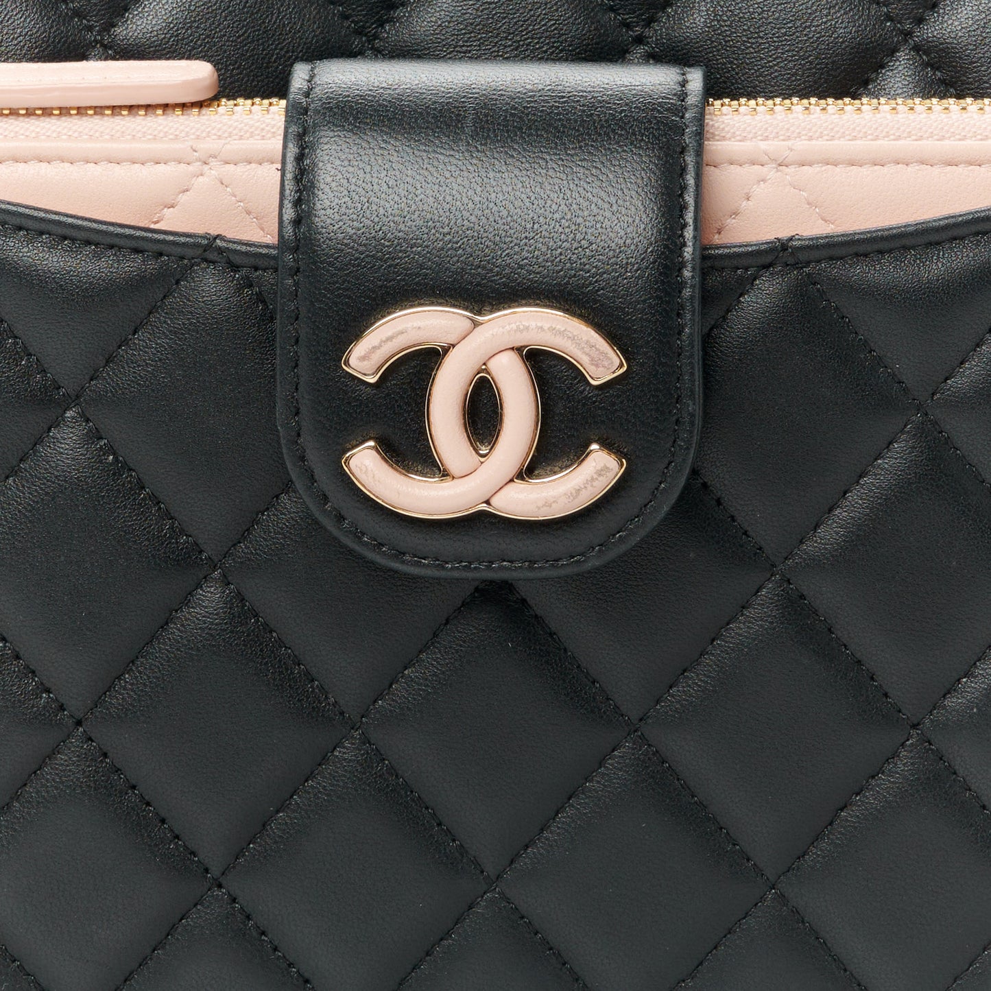Lambskin Quilted Coco Mark Clutch Black Light Pink