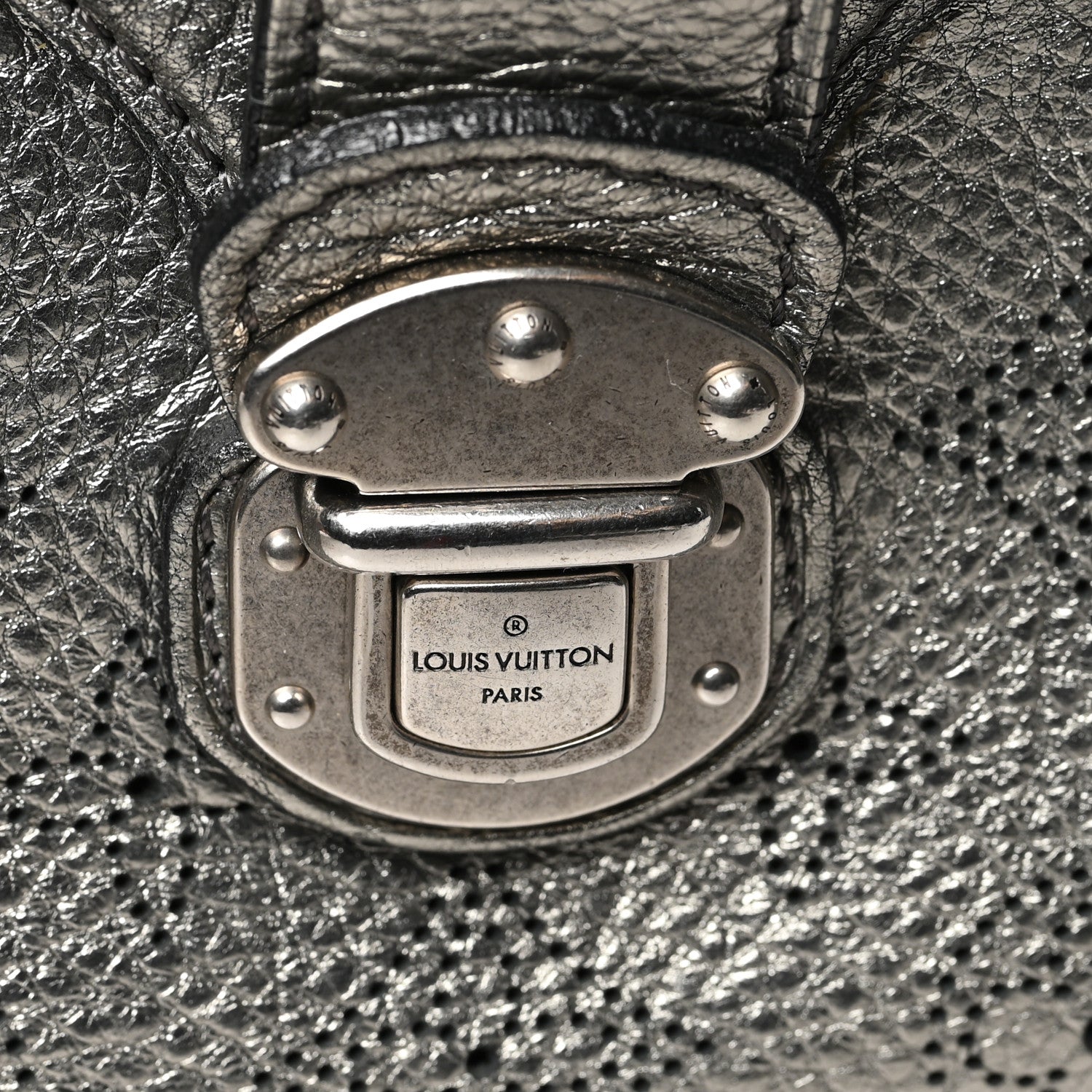 Louis Vuitton Mahina XS Argent 11 of 14