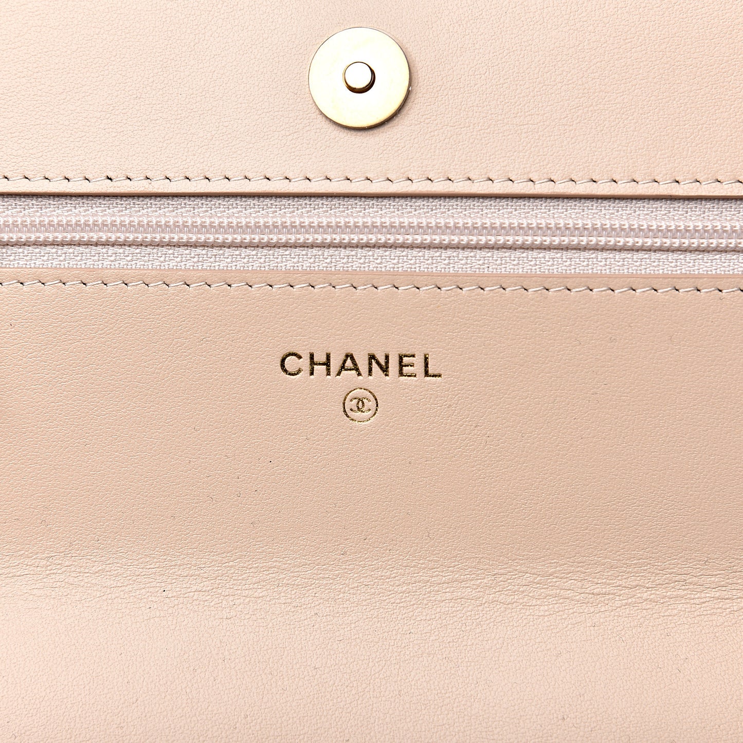 Lambskin Quilted 19 Wallet On Chain WOC Light Beige