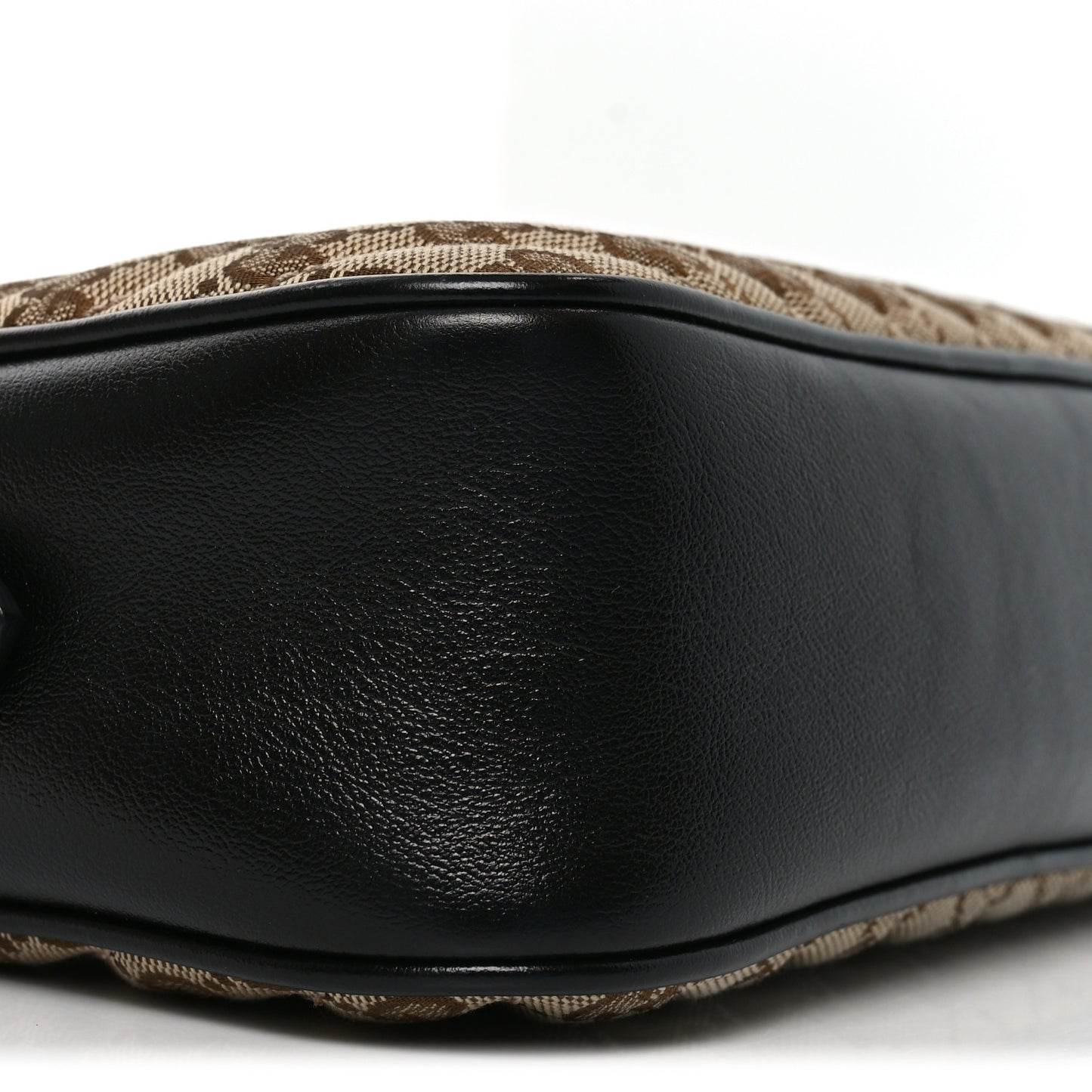 Monogram Matelasse Diagonal Small GG Marmont Chain Shoulder Bag Beige Black