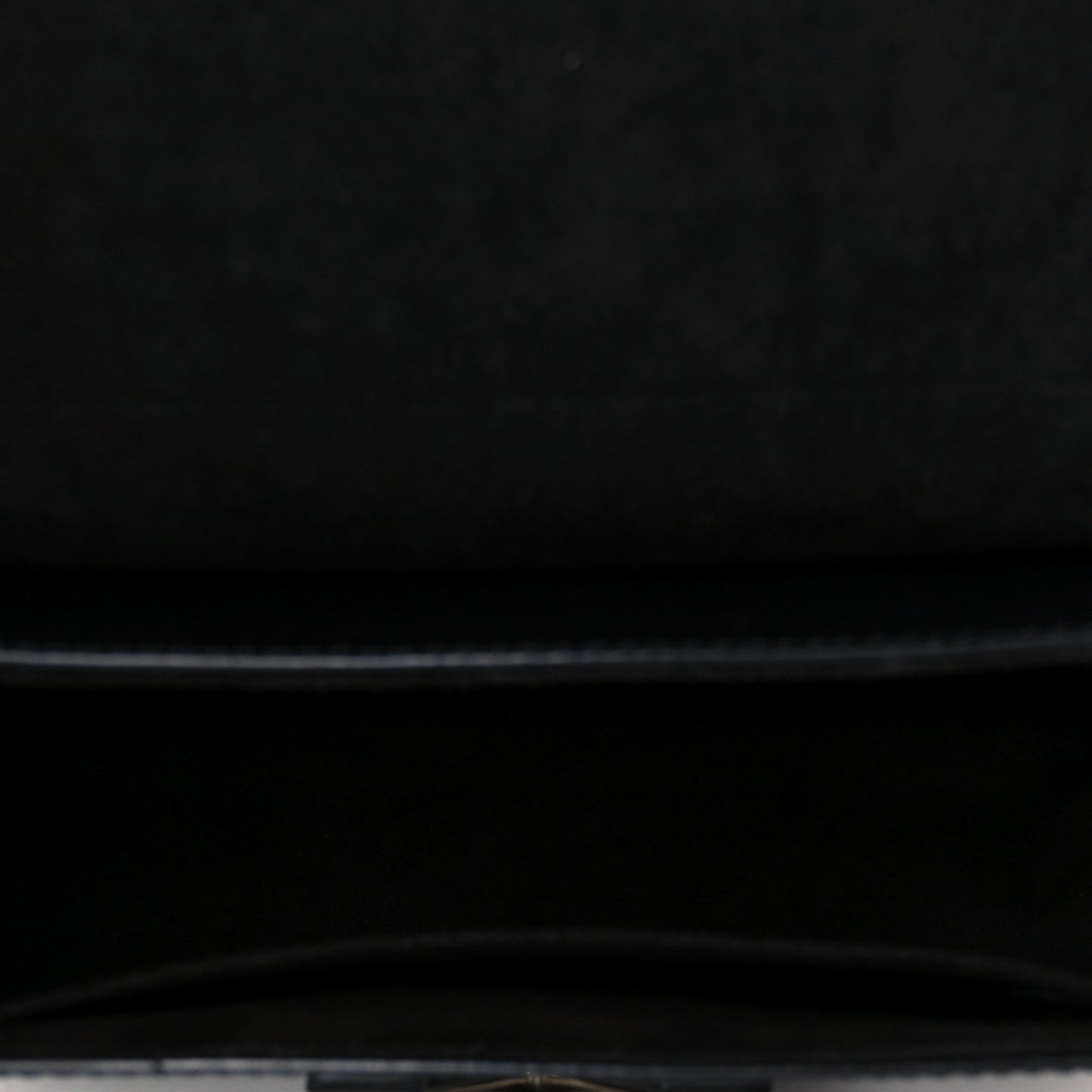 Epi Whipstitch Heart Twist Shoulder Bag MM Black