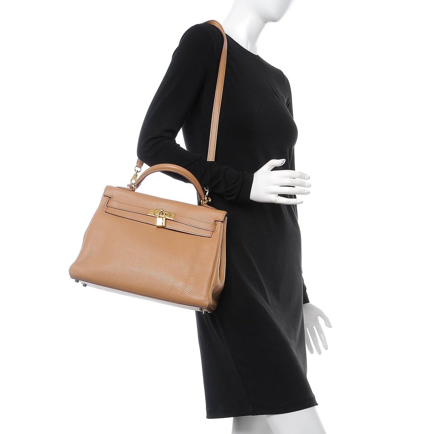 Taurillon Clemence Kelly Retourne 32 Tabac