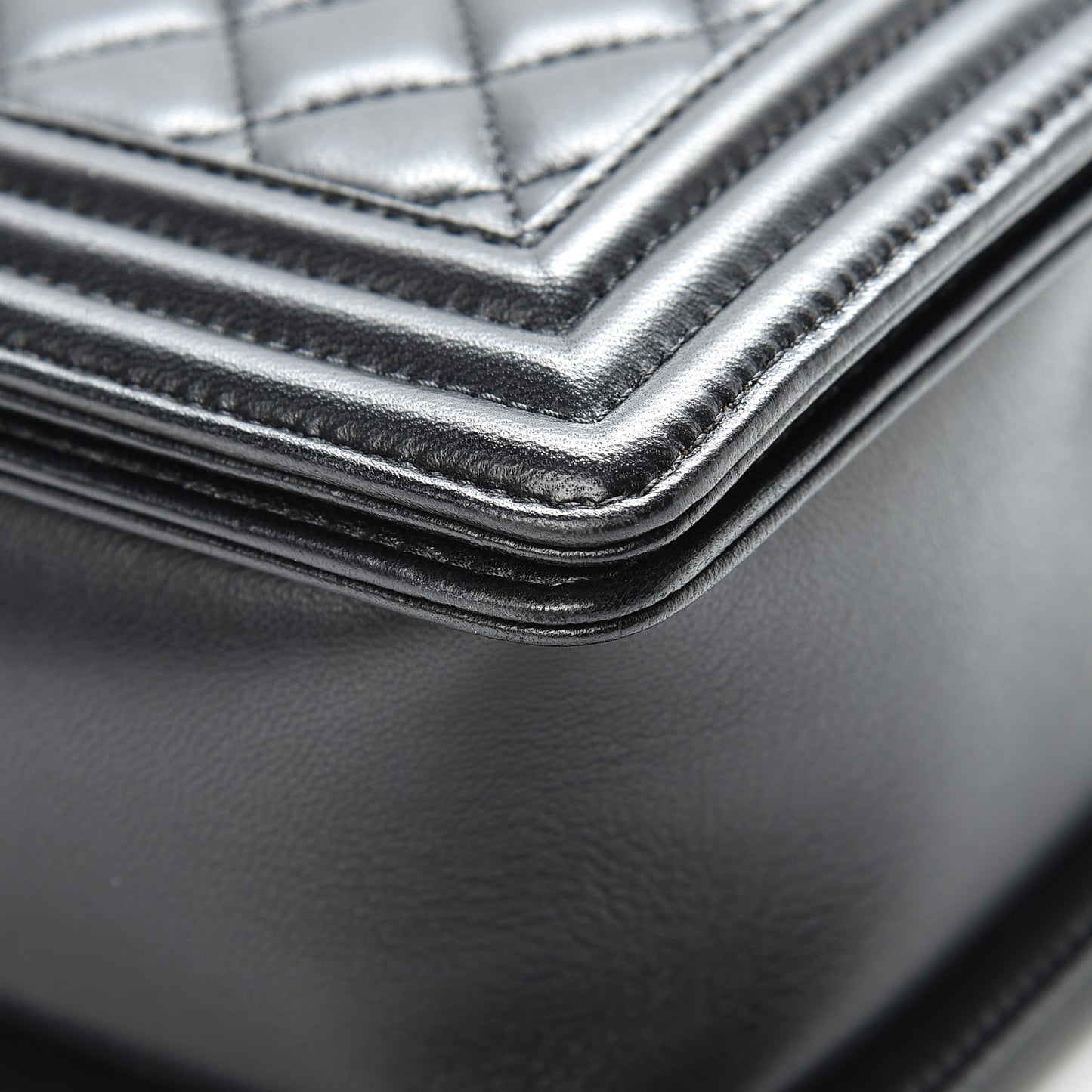 Lambskin Quilted New Medium Boy Flap Black