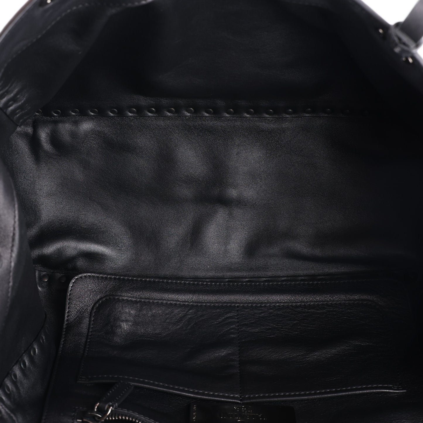 Vitello Medium Rockstud Tote Black