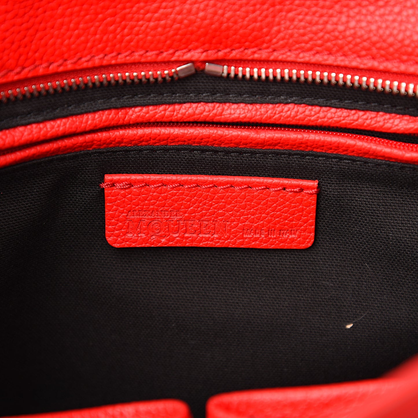 Pebbled Calfskin Small Skull Padlock Zip Around Tote Geranium