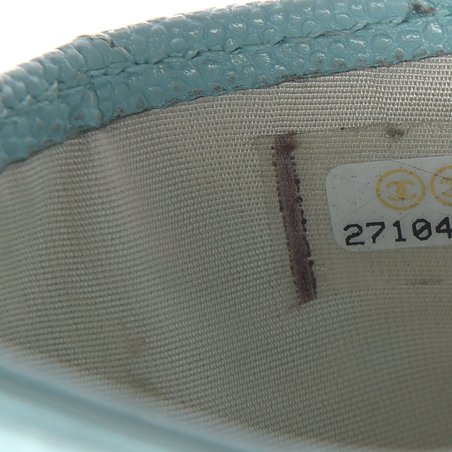 Caviar Quilted Card Holder Light Blue