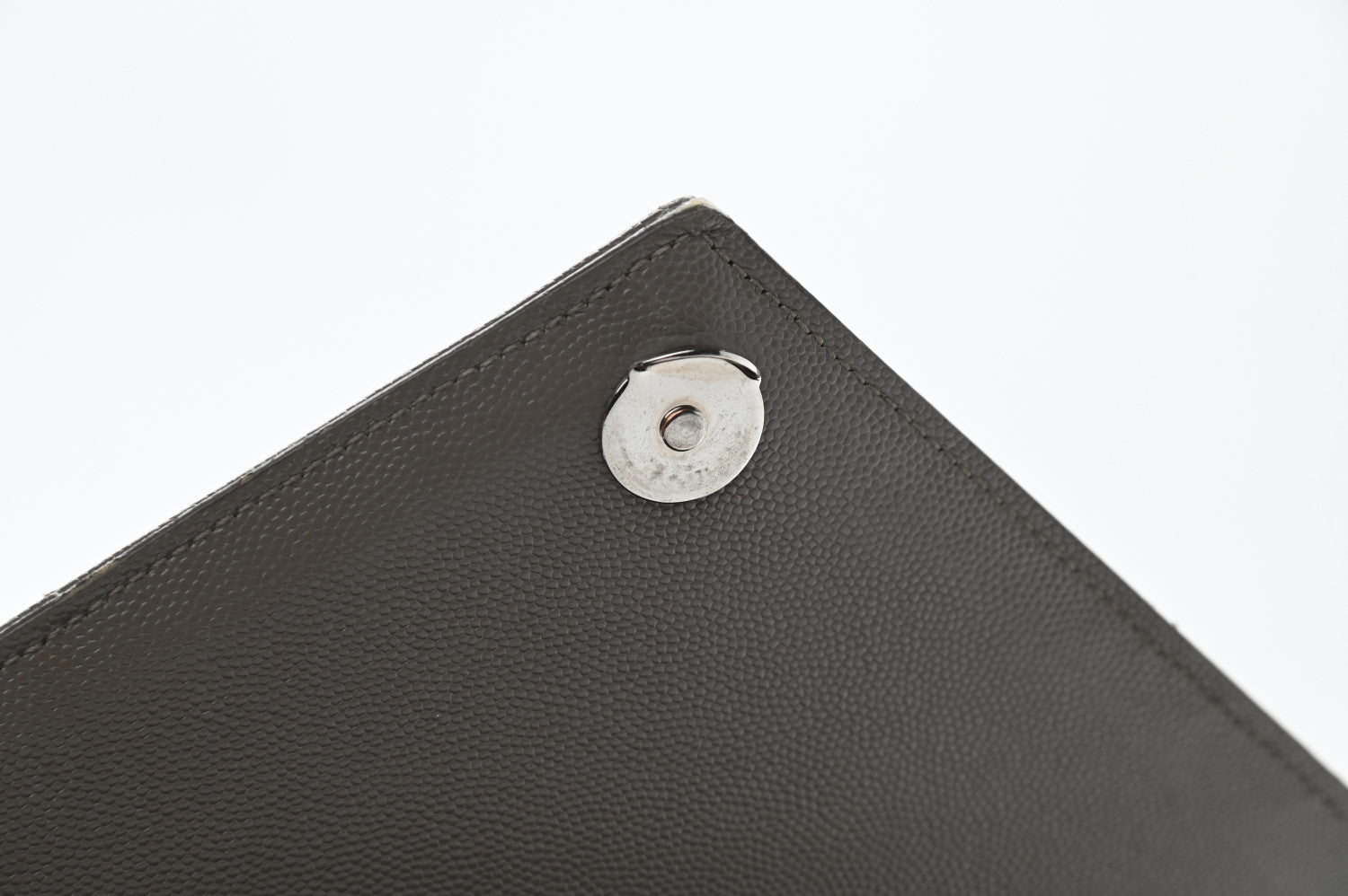 Saint Laurent Grain De Poudre Textured Mixed Matelasse Medium Triquilt Monogram Satchel Earth 9 of 15