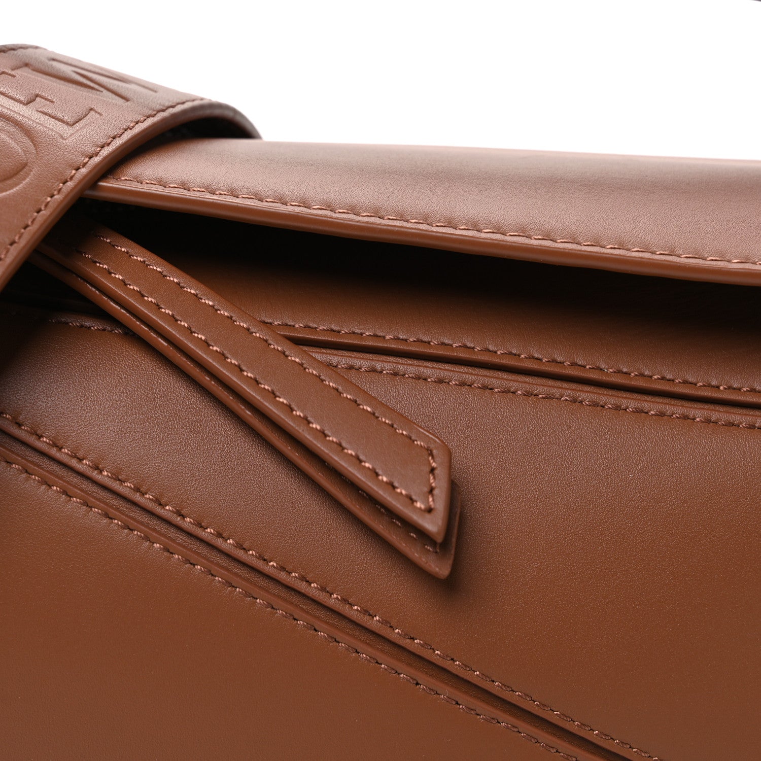【LOEWE証明書付き】レザーパズルクラッチバッグ(ブラウン) Loewe Satin Calfskin Small Puzzle Bag Pecan 1777223 – FASHIONPHILE
