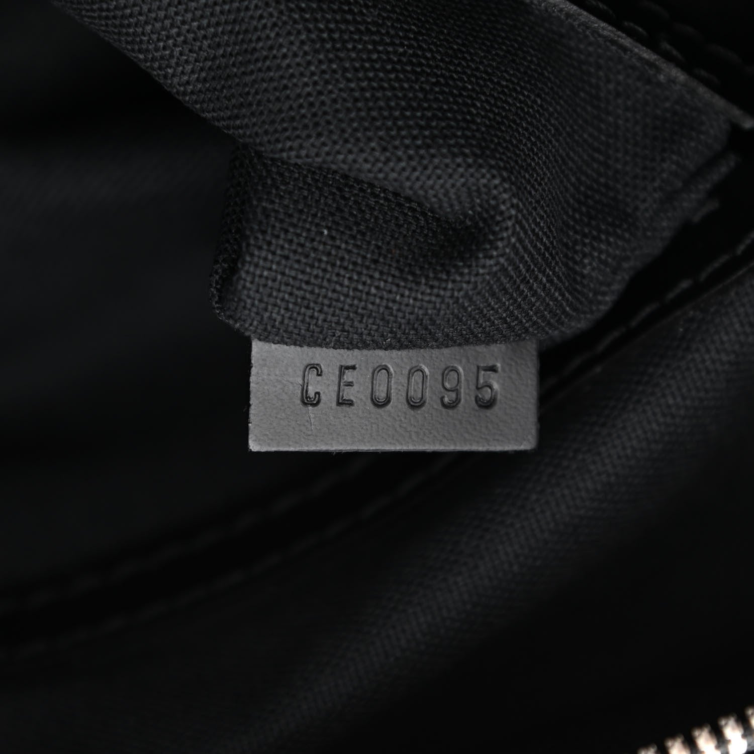 Louis Vuitton Taiga Reporter Messenger Ardoise 7 of 12
