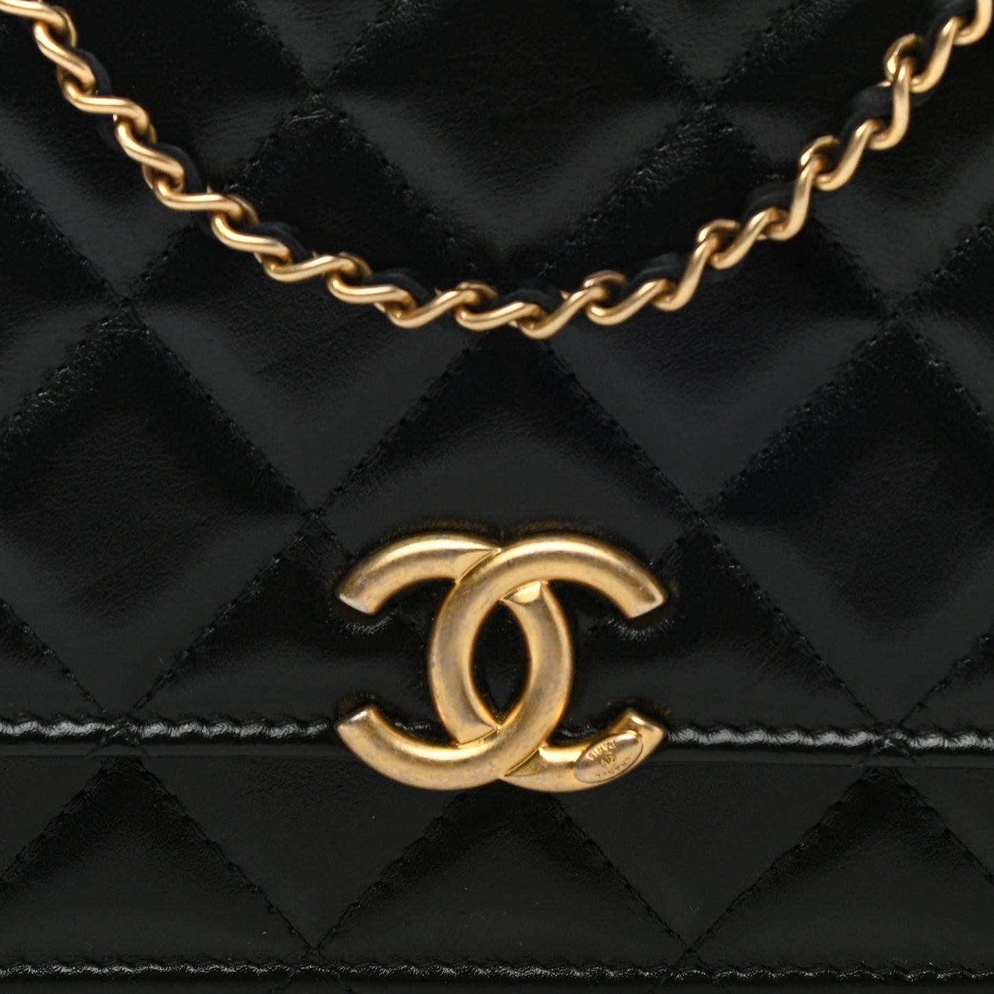 Calfskin Quilted Perfect Fit Wallet On Chain WOC Black