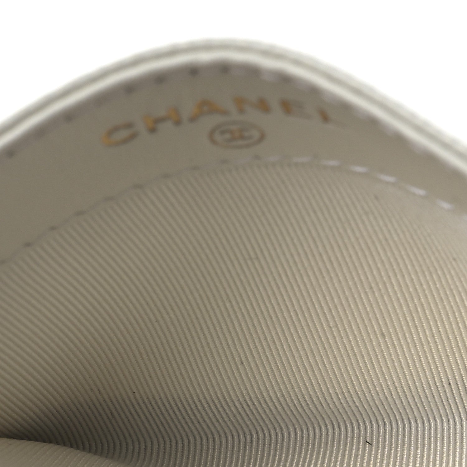 Chanel Caviar Quilted Card Holder White 5 of 10