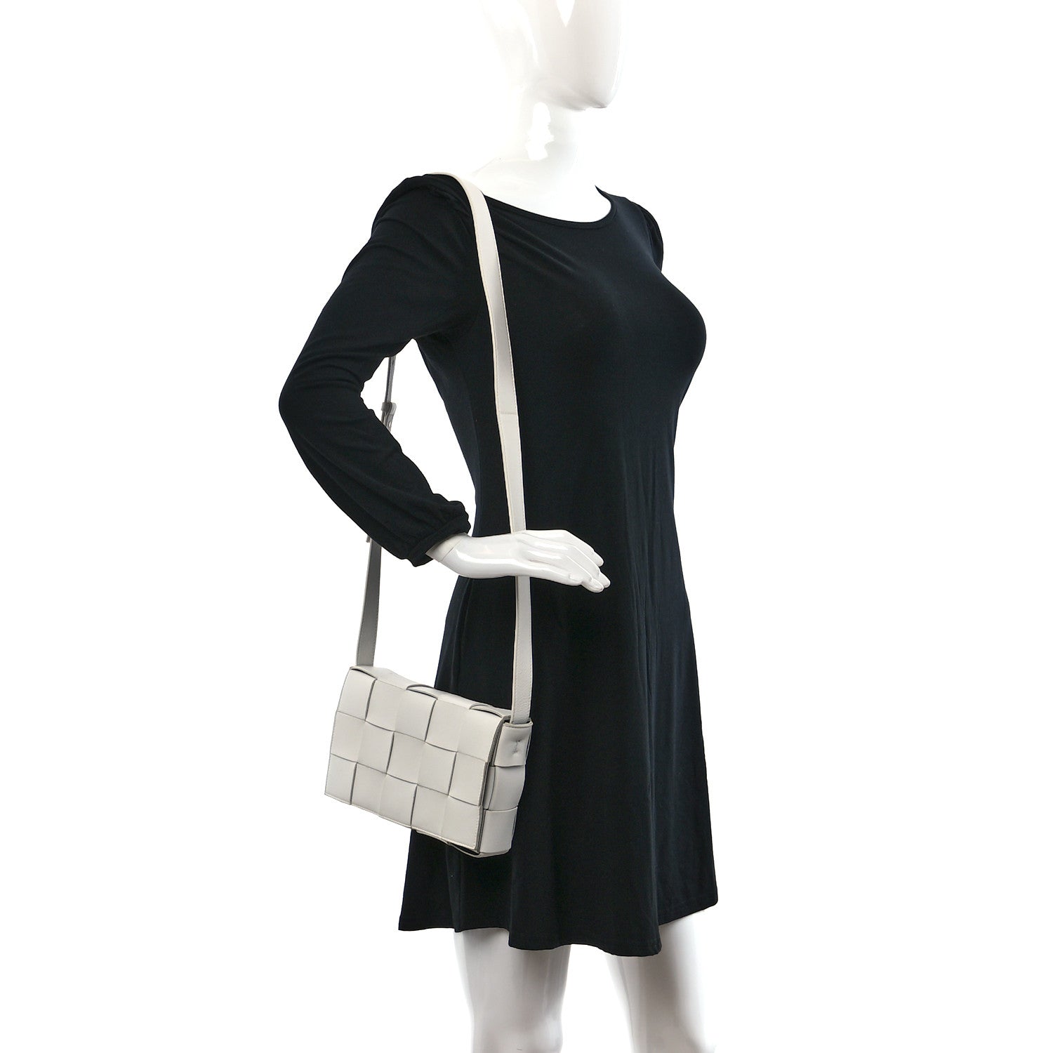 Bottega Veneta Lambskin Maxi Intrecciato Cassette Crossbody Bag White 2 of 8