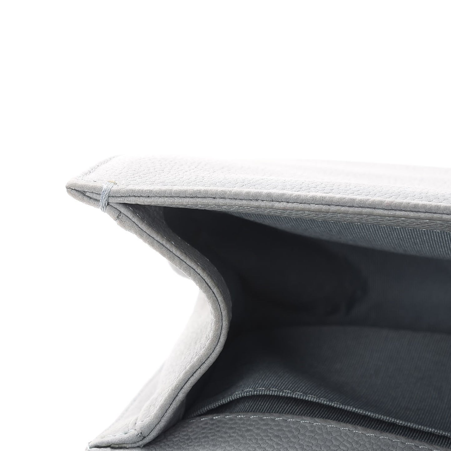 Iridescent Caviar Quilted Medium Boy Flap Light Grey