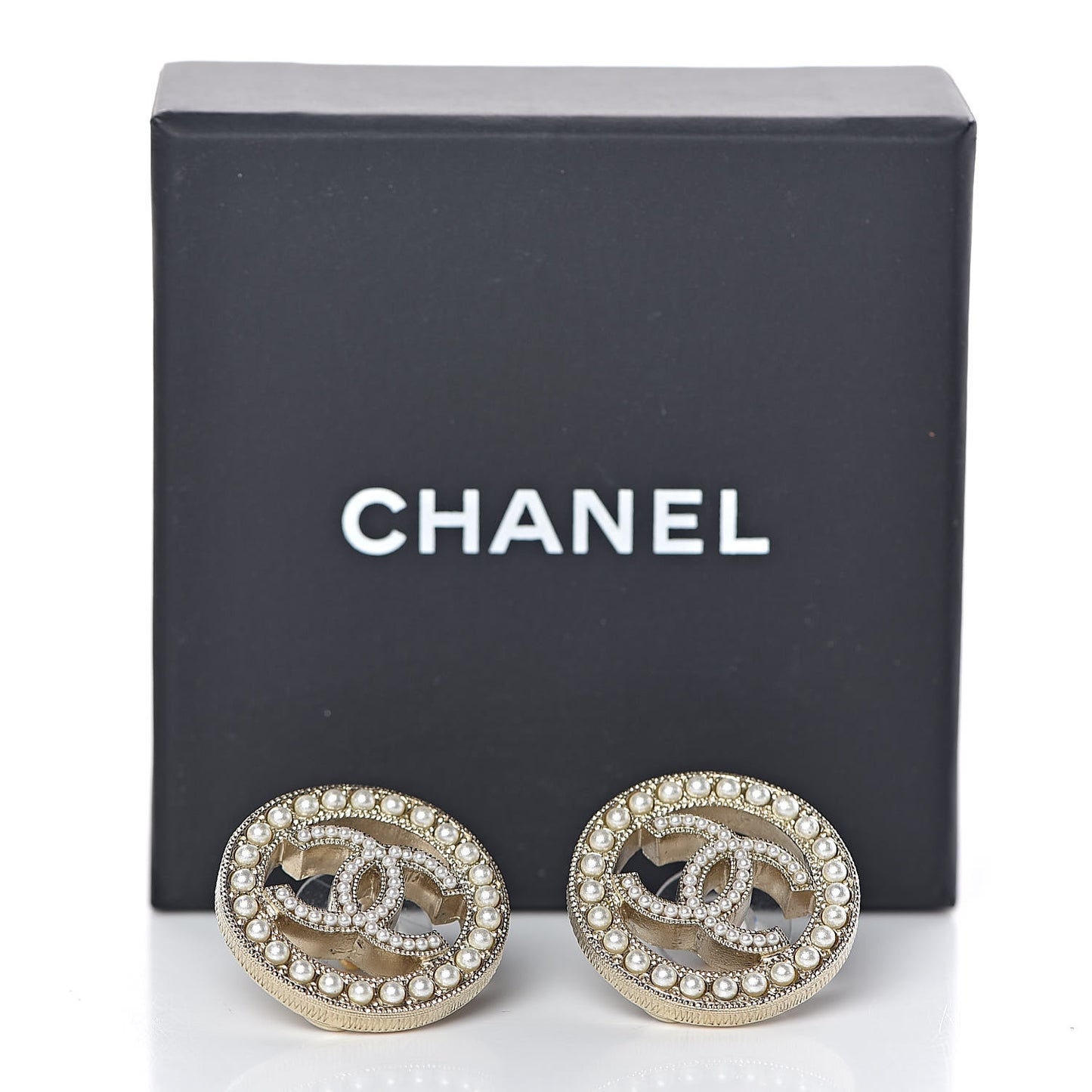 Pearl CC Round Earrings Gold