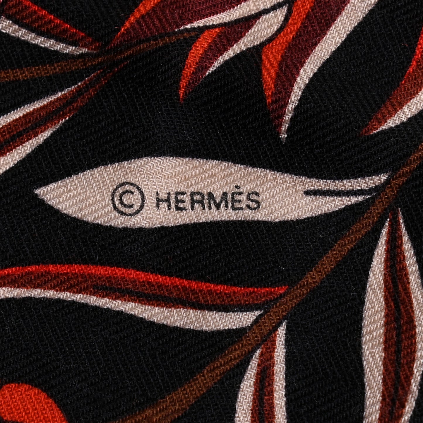 Cashmere Silk Fleurs et Papillons de Tissus Scarf 140